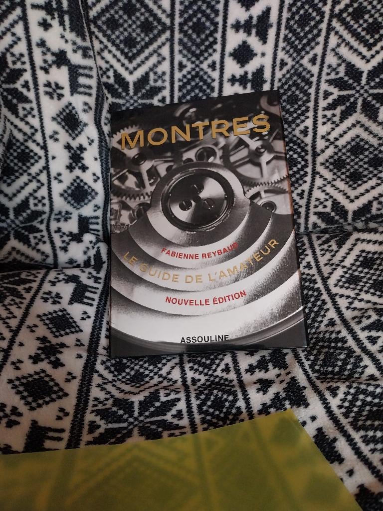 UITSTEKENDE GIDS PATEK PHILLIPE//ROLEX/ ECT.. 215 PAGINA'S, Handtassen en Accessoires, Horloges | Antiek, Polshorloge, Omega, Overige materialen