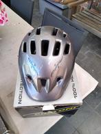 Te koop: Fietshelm, Fietsen en Brommers, Fietsaccessoires | Fietshelmen, Ophalen, Zo goed als nieuw, M, Jongen of Meisje