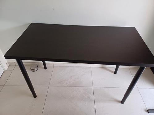 Tafel met in hoogte verstelbare poten, Huis en Inrichting, Bureaus, Zo goed als nieuw, Ophalen