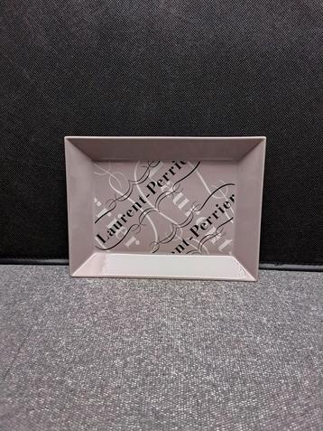 Genummerde porseleinen  asbak/bord Laurent-Pierrer anno 1980 beschikbaar voor biedingen