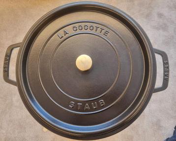 ZEER GROTE STAUB GIETIJZEREN COCOTTE