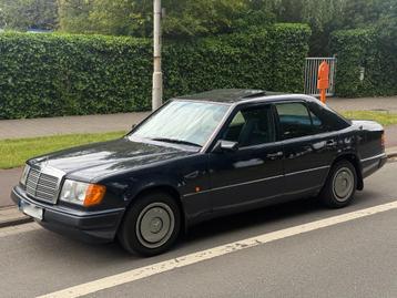 Unieke Mercedes-Benz W124 250D 1992 - Gekeurd voor Verkoop, Auto's, Mercedes-Benz, Blauw, Particulier, Te koop, 200-Serie