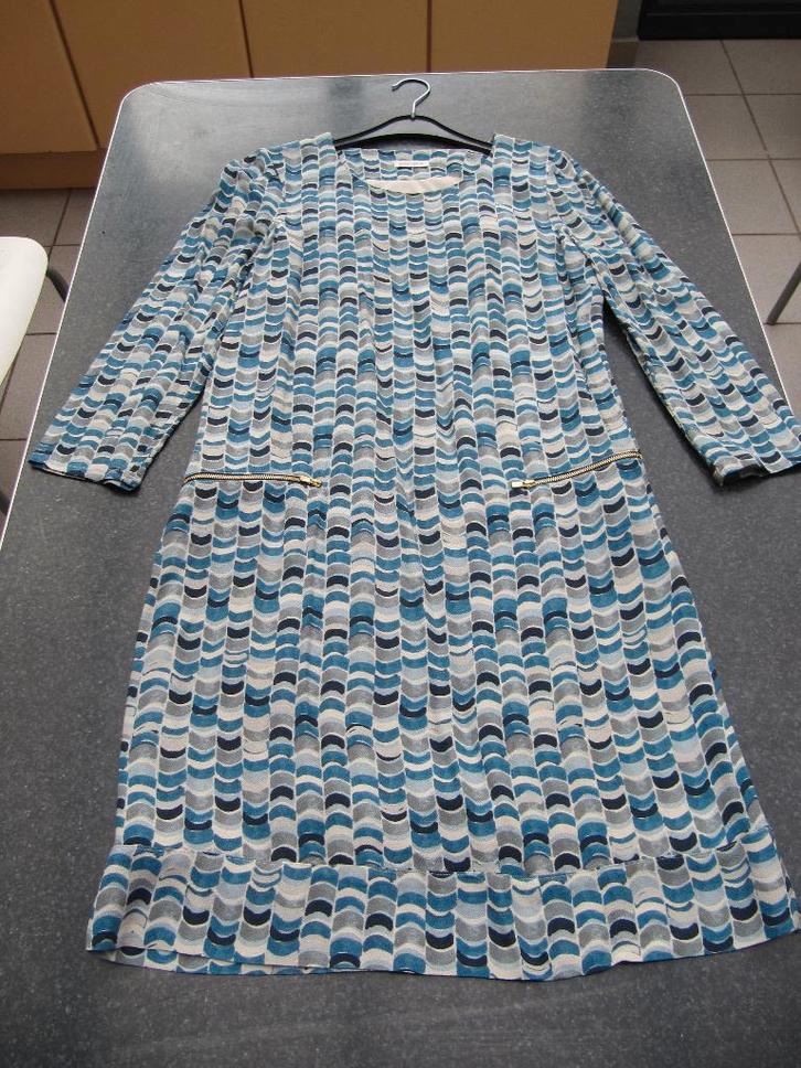 jurk blauw tinten met motiefje Pauline T2 = medium, Kleding | Dames, Jurken, Zo goed als nieuw, Maat 38/40 (M), Blauw, Ophalen of Verzenden