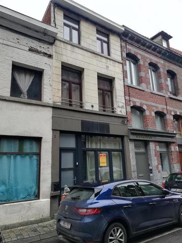 Maison à vendre à Mons, 2 chambres disponible aux enchères