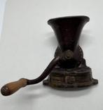 Mini vintage koffiemolen nr. 1, Ophalen