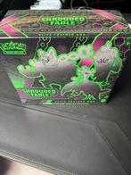 Shrouded fable ETB, Ophalen of Verzenden, Nieuw, Booster, Foil