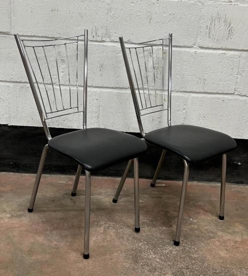 s/2 Vintage stoelen zwart 1970s ECOSHOP AALST, Huis en Inrichting, Stoelen, Gebruikt, Twee, Kunststof, Metaal, Zwart, Ophalen