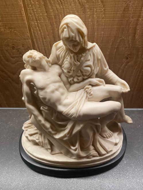 Pieta; beeld naar Michelangelo, Huis en Inrichting, Woonaccessoires | Overige, Zo goed als nieuw, Ophalen
