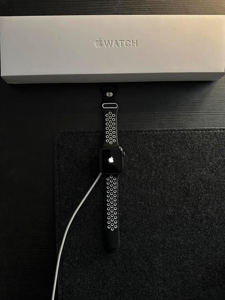 Apple Watch Series 6 40 mm + originele doos, Handtassen en Accessoires, Smartwatches, Gebruikt, iOS, Zwart, Afstand, Calorieverbanding