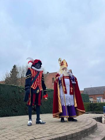 VERHUUR van Sinterklaas kostuums beschikbaar voor biedingen