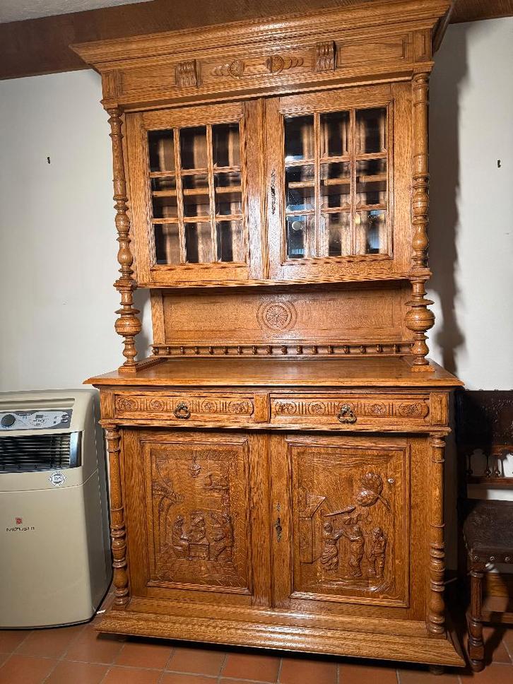 Massief eiken buffetkast – rijk houtsnijwerk – 223 cm hoog, Antiek en Kunst, Antiek | Meubels | Kasten, Ophalen