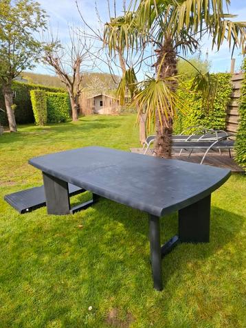 Tuintafel Allibert 2m60 beschikbaar voor biedingen
