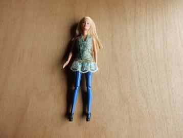 nr.327 - Barbie met blauwe broek