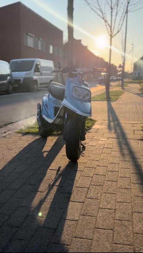 Mbk booster oud model!, Fietsen en Brommers, Snorfietsen en Snorscooters, Zo goed als nieuw, Ophalen of Verzenden