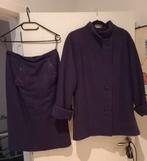 Paars winterkostuumjas en rok. Er staat  40 in maar dat klop, Maat 38/40 (M), Kostuum of Pak, Paars, Nieuw