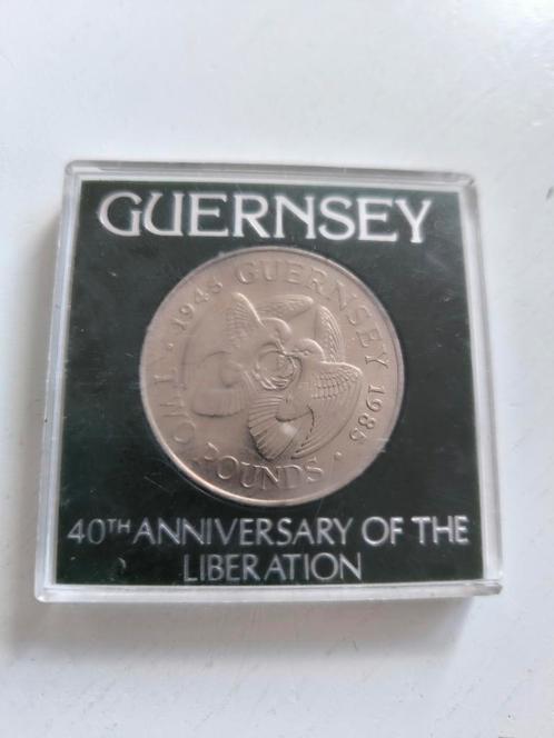 TWO Pounds 1985 40 th anniversary libération Guernsey, Timbres & Monnaies, Monnaies | Europe | Monnaies non-euro, Enlèvement ou Envoi