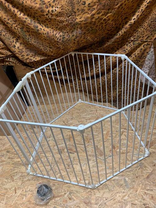 Lindam parkhek 6 delig met parkmat deze is nog nieuw in zak, Kinderen en Baby's, Kinderspulletjes, Gebruikt, Ophalen