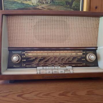 Vintage: Oude radio Vintage Radio. loewe opta. beschikbaar voor biedingen