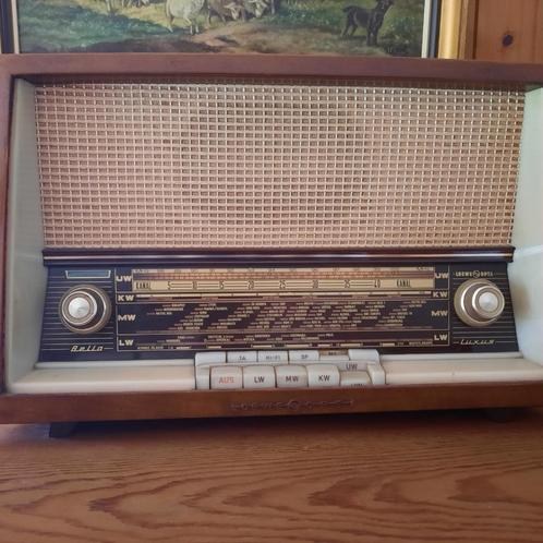 Vintage: Oude radio Vintage Radio. loewe opta., Audio, Tv en Foto, Overige Audio, Tv en Foto, Zo goed als nieuw, Ophalen