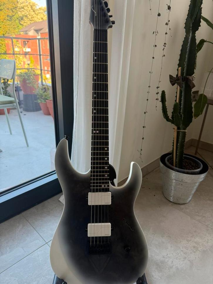 Legator Ninja 2020 IJszwart 60OD, Muziek en Instrumenten, Snaarinstrumenten | Gitaren | Elektrisch, Zo goed als nieuw, Ophalen