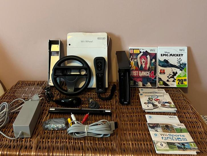 Wii complète + jeux, Consoles de jeu & Jeux vidéo, Jeux | Nintendo Wii, Comme neuf, Autres genres, 1 joueur, À partir de 3 ans