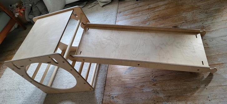 Houten klimrek/ kubus met glijbaan - Montessori, Kinderen en Baby's, Speelgoed | Houten speelgoed, Zo goed als nieuw, Overige typen