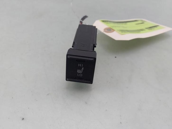 COMMUTATEUR SIEGE CHAUFFANT Toyota Yaris Cross (PB1 / PJ1), Autos : Pièces & Accessoires, Tableau de bord & Interrupteurs, Toyota