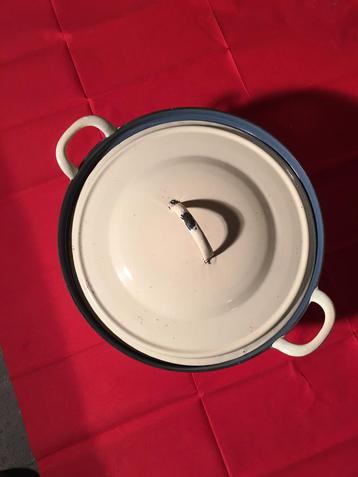 Vintage emaille kookpot  beschikbaar voor biedingen