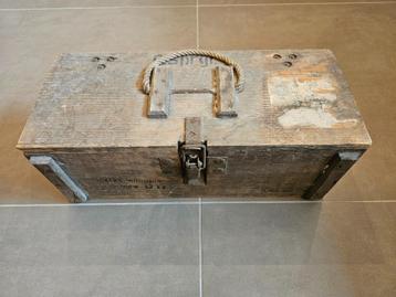 Kist maart 1945 Duitse geweergranaten beschikbaar voor biedingen