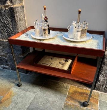 Trolley met wielen of kleine kar beschikbaar voor biedingen