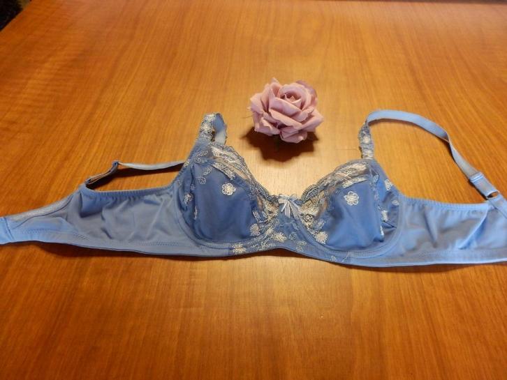(73)- soutien gorge femme t.90b bleu = damart =, Kleding | Dames, Ondergoed en Lingerie, BH, Blauw, Ophalen of Verzenden