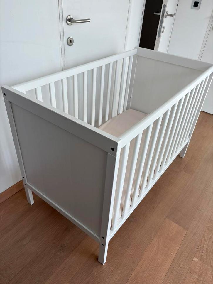 Totaalpakket babybed, Kinderen en Baby's, Babywiegjes en Ledikanten, Zo goed als nieuw, Ophalen