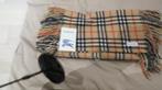 Écharpe Burberry en laine d'agneau, Vêtements | Femmes, Enlèvement ou Envoi, Neuf