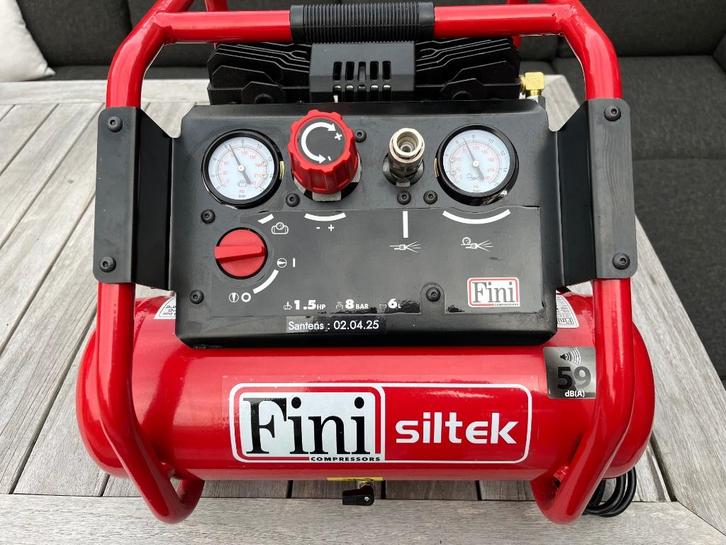 COMPRESSOR FINI SILTEK, Doe-het-zelf en Bouw, Compressors, Zo goed als nieuw, 6 tot 10 bar, Minder dan 25 liter, Minder dan 200 liter/min