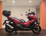 Honda ADV 350**2024**6.990km**Garantie, Scooter, Bedrijf, Minimaal motorrijbewijs A2, Handvatverwarming