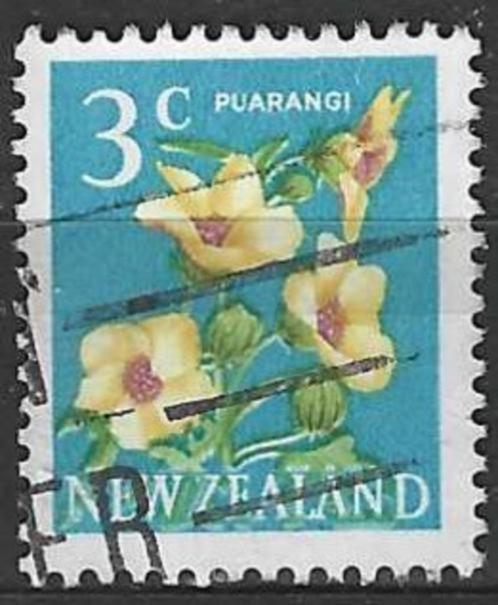 Nieuw Zeeland 1967/1968 - Yvert 447 - Puarangikruid (ST), Postzegels en Munten, Postzegels | Oceanië, Gestempeld, Verzenden