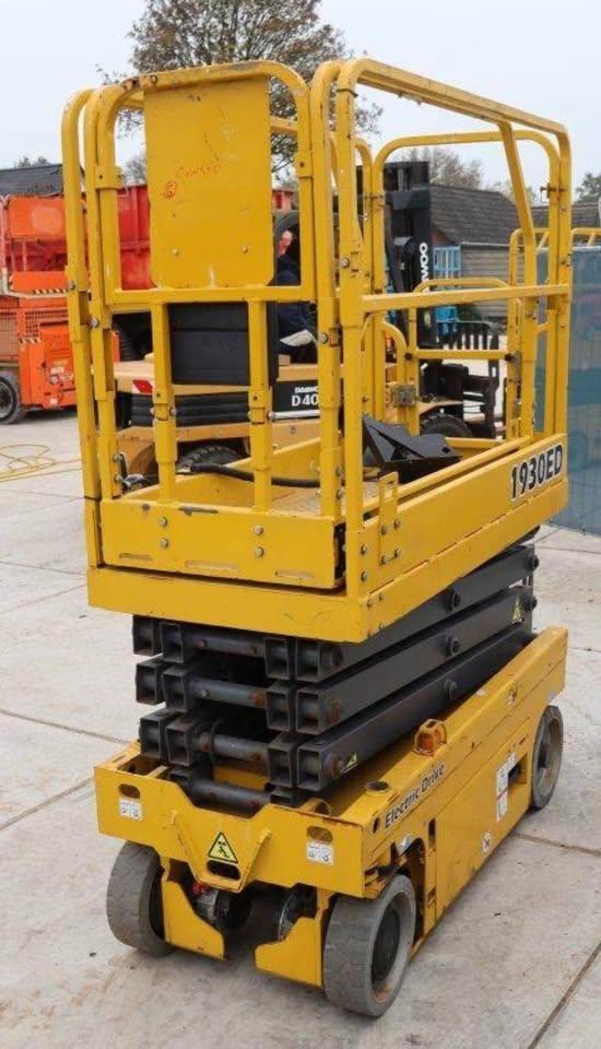 Nacelles élévatrices de 7,6m À LOUER !, Bricolage & Construction, Échelles & Escaliers, Comme neuf, Échelle, 4 mètres ou plus