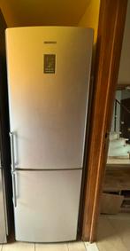 Koelkast met diepvries werkt perfect, Elektronische apparatuur, Koelkasten en IJskasten, Ophalen, 150 tot 200 liter, 60 cm of meer