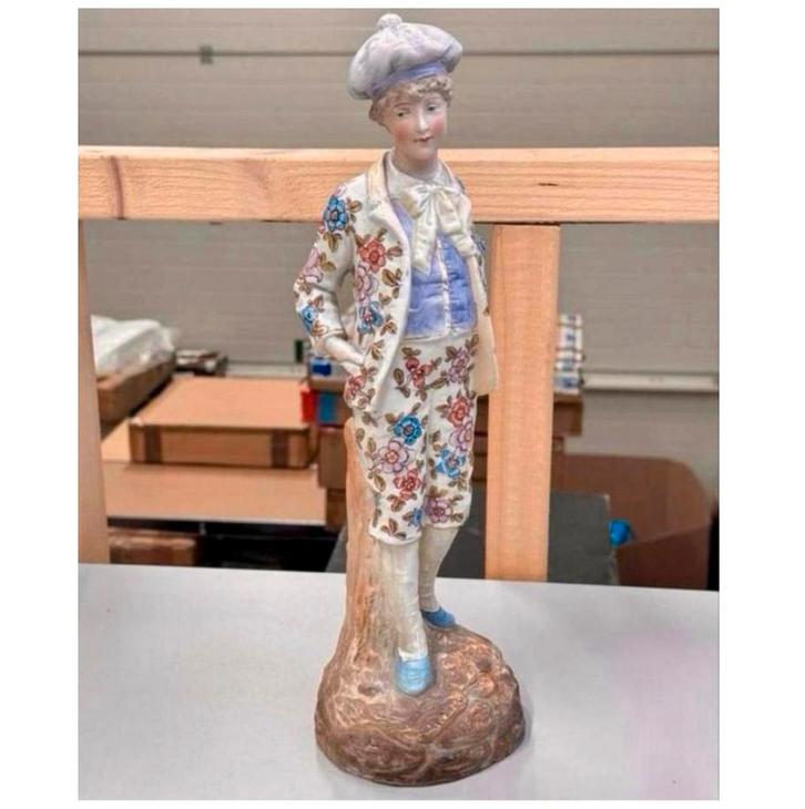 Antiek Duits porseleinen Volkstedt beeld 1890 porselein, Antiek en Kunst, Kunst | Beelden en Houtsnijwerken, Ophalen of Verzenden