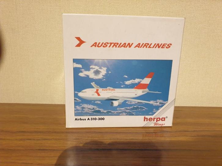 Austrian airlines, Verzamelen, Luchtvaart en Vliegtuigspotten, Zo goed als nieuw, Schaalmodel, Ophalen of Verzenden