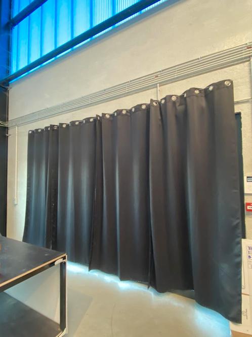 Zwarte gordijnen – 135x245 cm – set van 8 – Brico, Huis en Inrichting, Stoffering | Gordijnen en Lamellen, Zo goed als nieuw, Ophalen