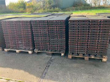 🐴 840 rubberen matten, stalmatten 50x50x6,5cm 🐴 beschikbaar voor biedingen