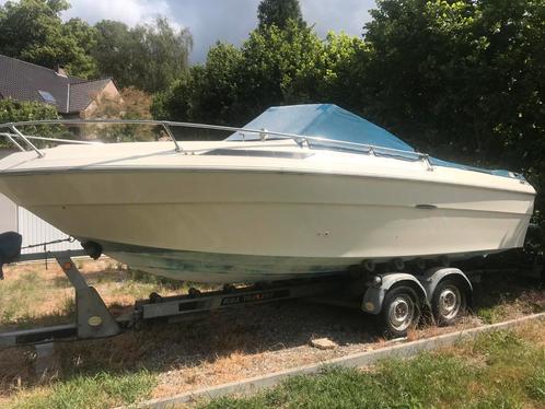 Bateau SEA RAY In bord., Watersport en Boten, Motorboten en Motorjachten, Gebruikt, Polyester, 6 tot 9 meter, Benzine, Binnenboordmotor