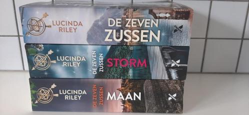 DE ZEVEN ZUSSEN BOEK LUCINDA RILEY, Boeken, Literatuur, Zo goed als nieuw, Ophalen of Verzenden