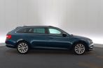 (1YEH896) SKODA SUPERB COMBI, Auto's, Skoda, Blauw, Alcantara, Bedrijf, 5 deurs