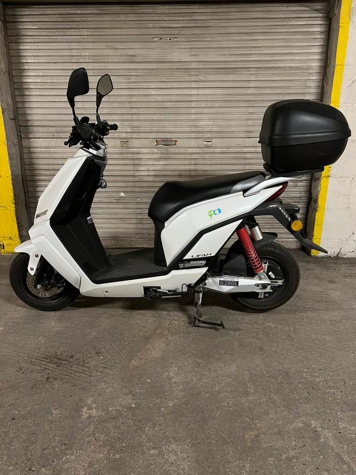 Lifan E3 - B klasse - Elektrische Scooter, Fietsen en Brommers, Scooters | Overige merken, Zo goed als nieuw, Klasse B (45 km/u)
