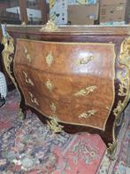 antieke kast met zwaar brons beslag, Ophalen