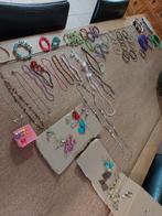 Groot lot, armbanden, diademen, kettingen, oorbellen, Ophalen of Verzenden, Zo goed als nieuw, Oorbellen