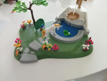 Playmobil-fontein met waterpomp beschikbaar voor biedingen