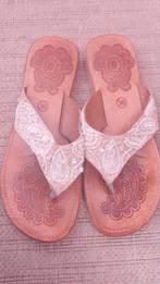 Mooie, houten slippers met kraaltjes - maat 38 - goede staat, Ophalen, Zo goed als nieuw, Slippers